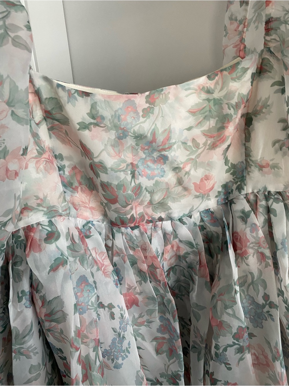 Selkie Floral Puff-Sleeve Midi Dress in Pale Pink and Sage - Picture 5 of 8